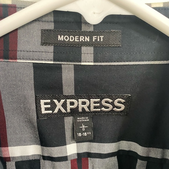 Express button down - Picture 2 of 3